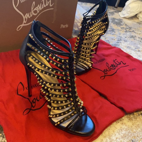 Like new, worn once to a wedding, very comfortable - Picture 2 of 13